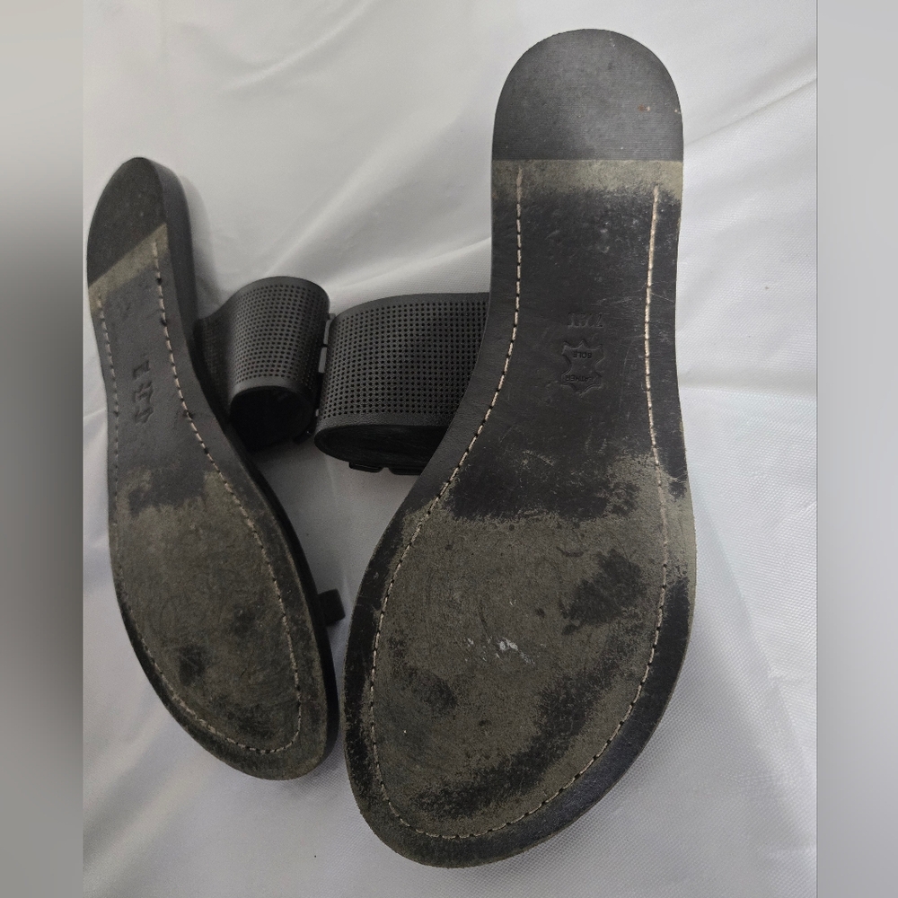 Tory Burch Sandals. - Picture 5 of 10